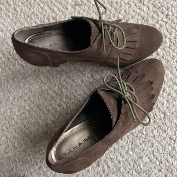 Tahari Temple Womens Suede Lace Up Fringe Vamp Heeled Bootie Shoes, Sz 6M, NWOB - Picture 6 of 9